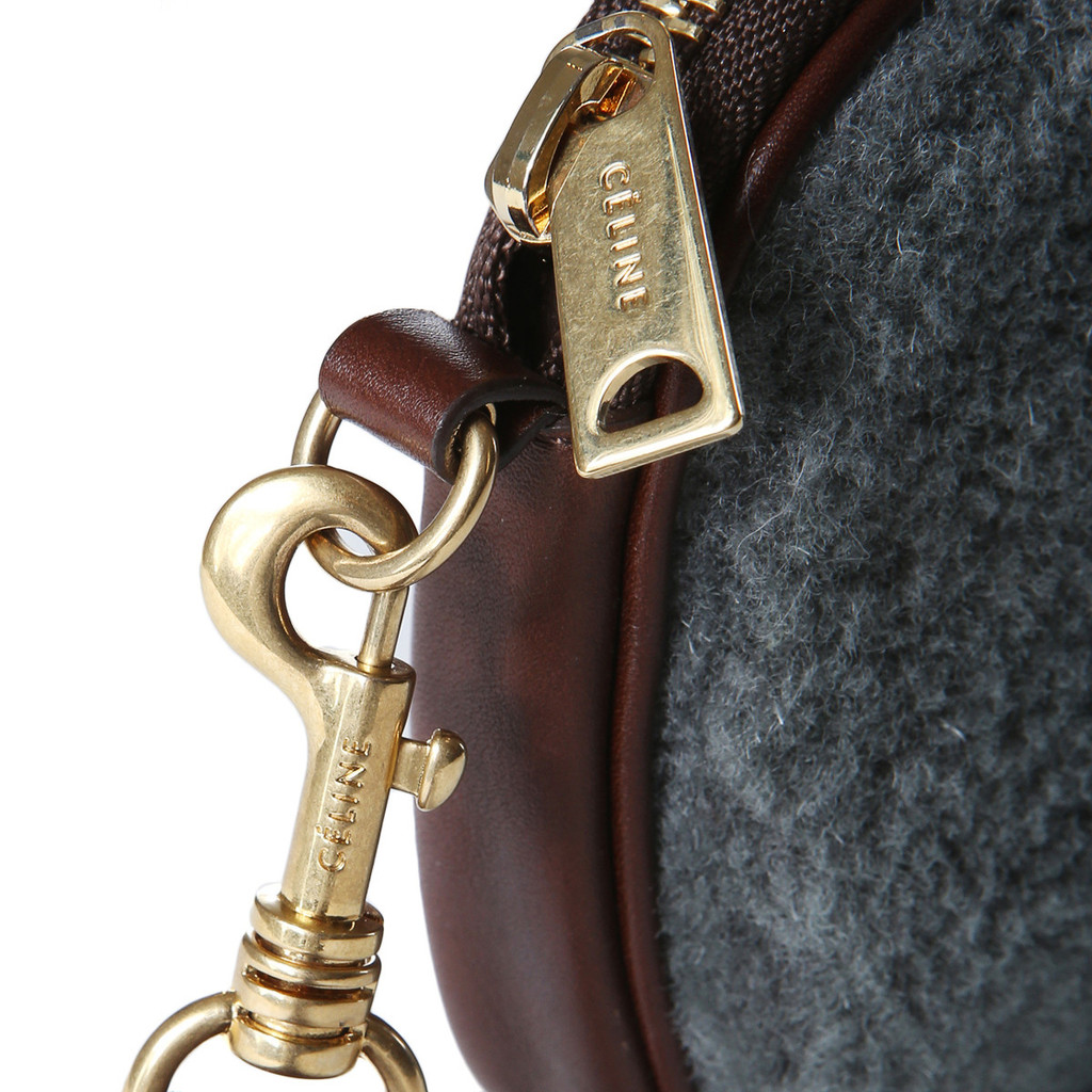 WRISTLET CLUTCH